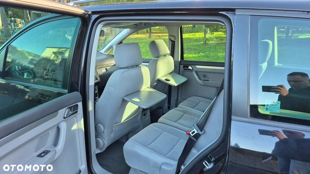 Volkswagen Touran - 15