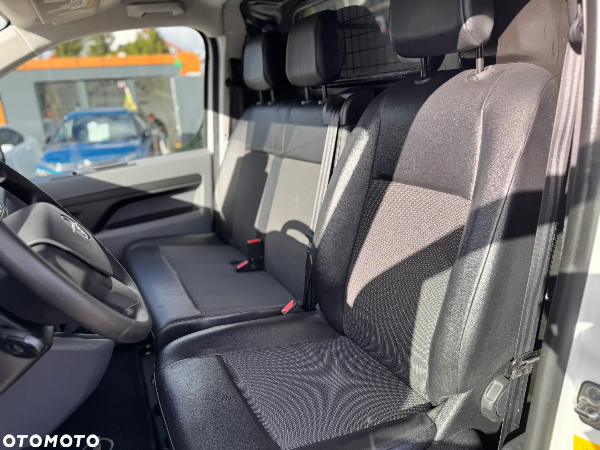 Opel Vivaro - 16