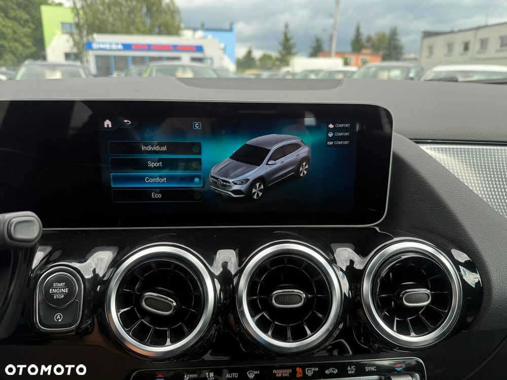 Mercedes-Benz GLA 200 d 8G-DCT - 23