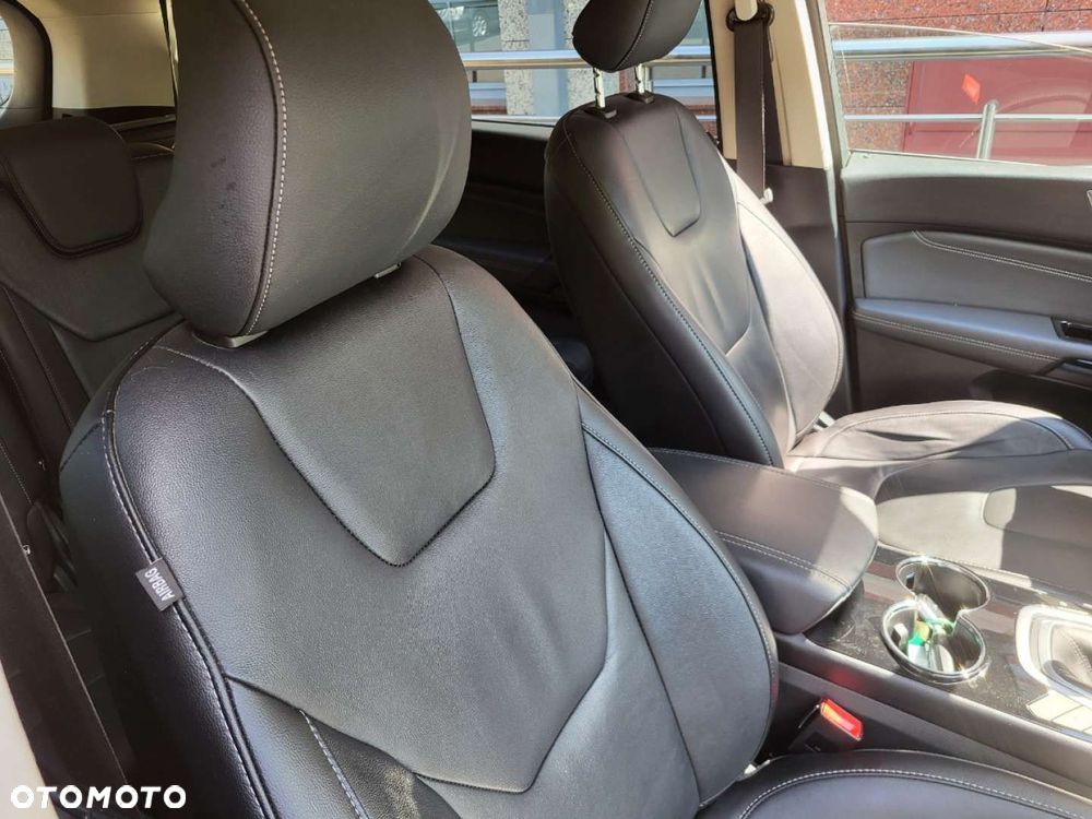 Ford S-Max - 17