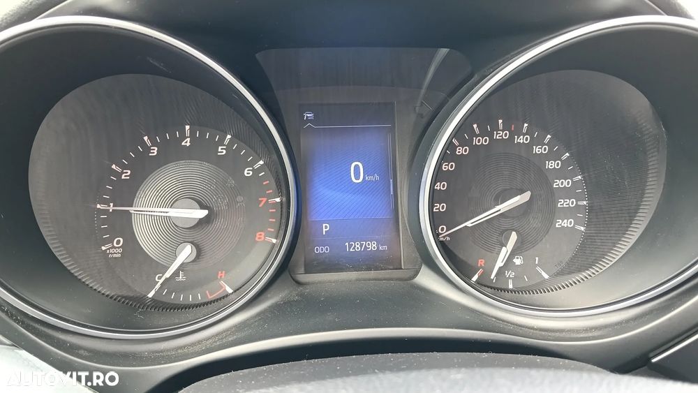 Toyota Avensis - 5