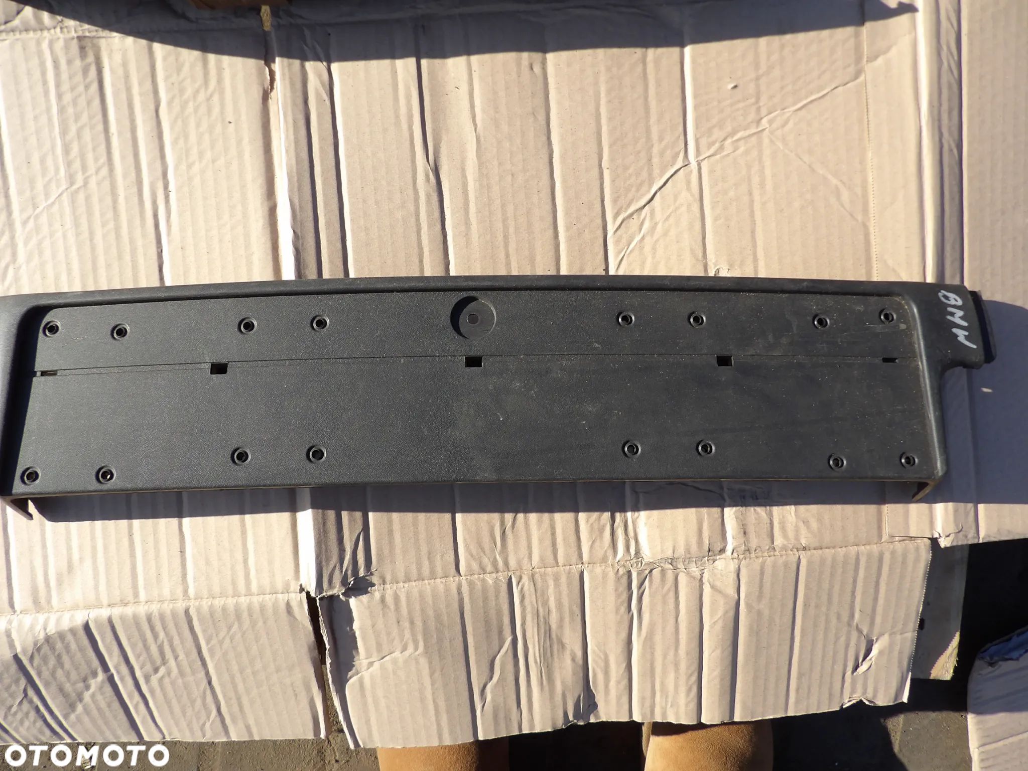 BMW - E36 - PODKŁADKA , RAMKA POD TABLICE REJESTRACYJNĄ - 8146076 - 1