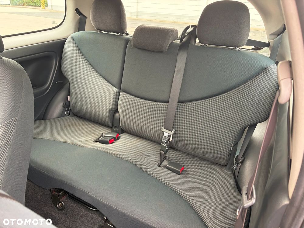 Toyota Yaris 1.4 D-4D Unlimited - 10