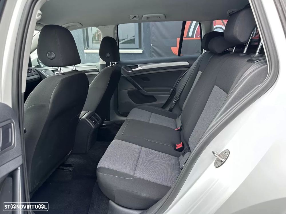VW Golf Variant 1.6 TDi Highline - 16