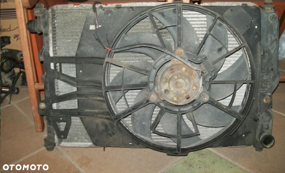 Chłodnice wody z wentylatorem Ford Escort 1,8TD - 1