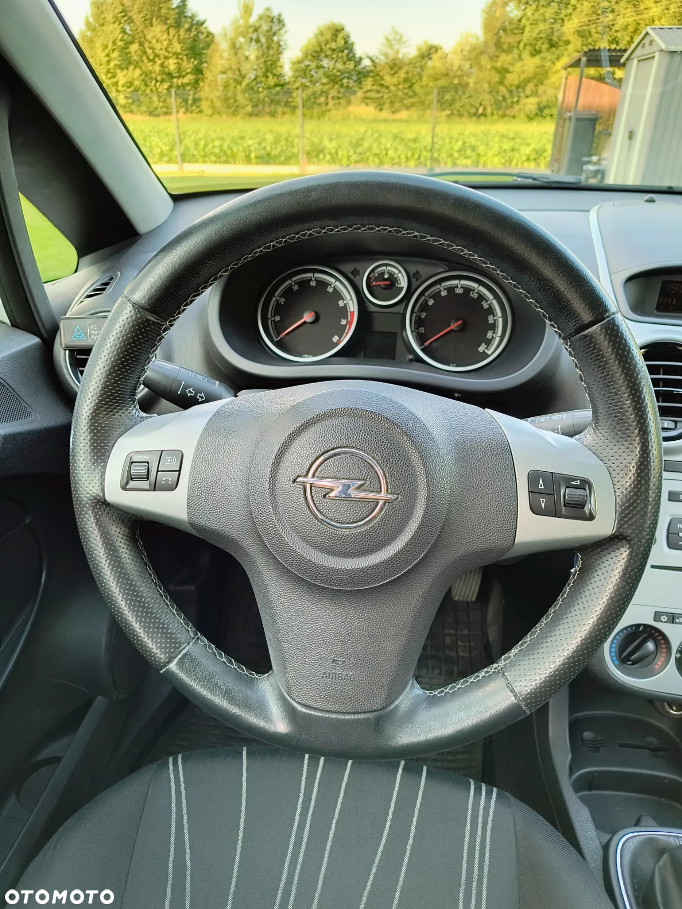 Opel Corsa 1.4 16V Enjoy - 6