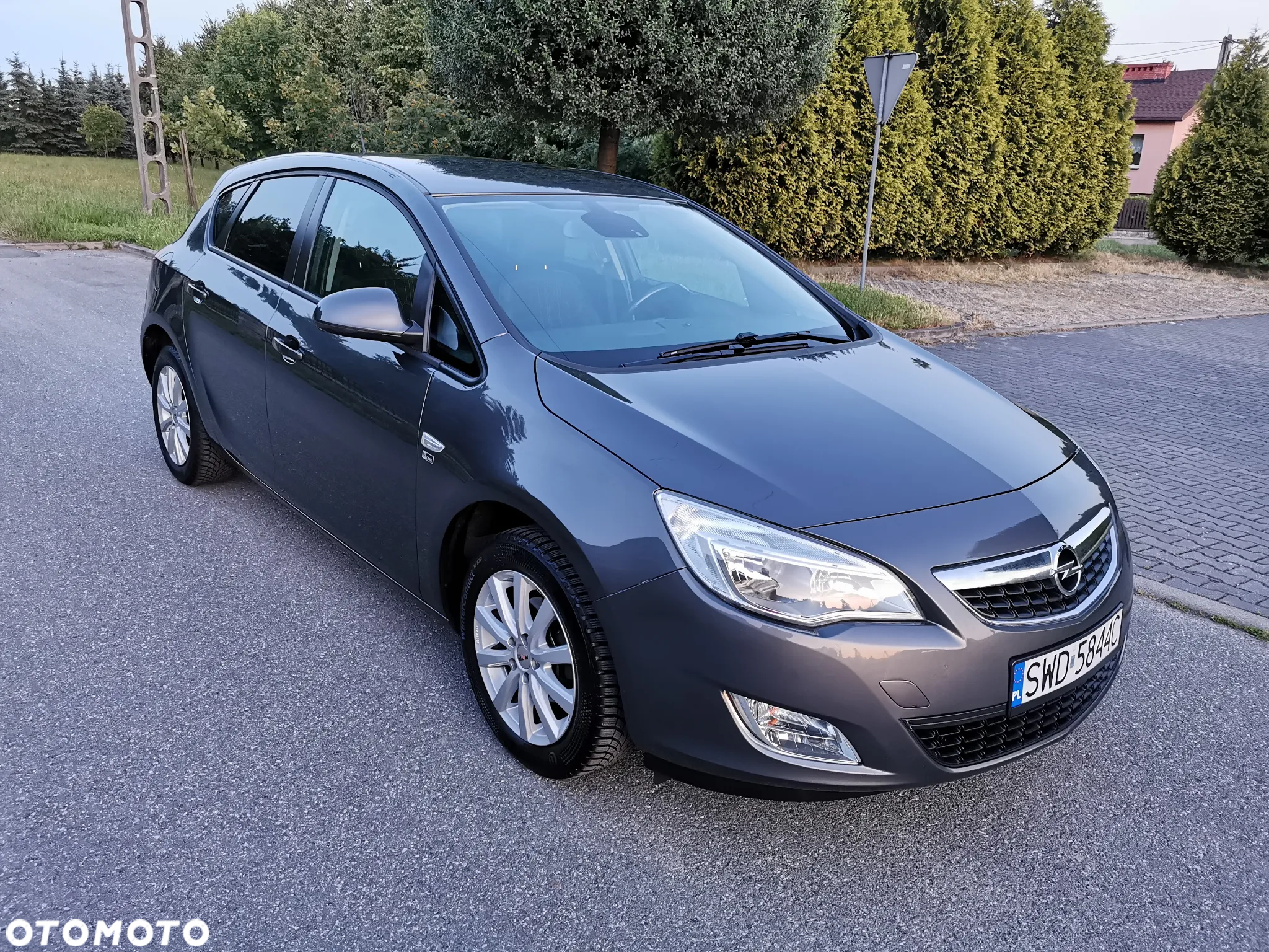 Opel Astra 1.4 Turbo 150 Jahre - 9