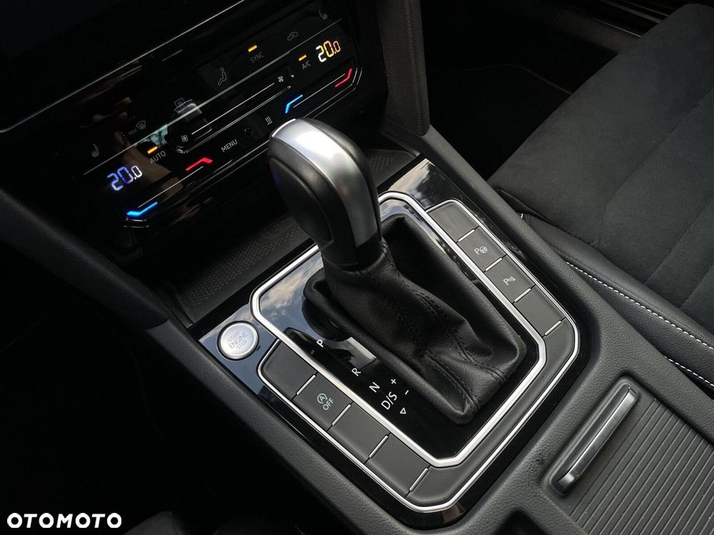 Volkswagen Passat 2.0 TDI Elegance DSG - 25
