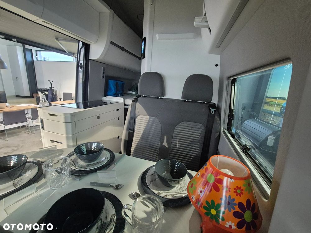 Volkswagen Grand California - 37