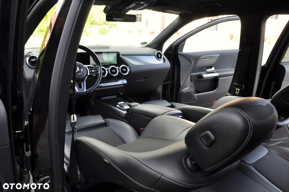 Mercedes-Benz GLA - 27