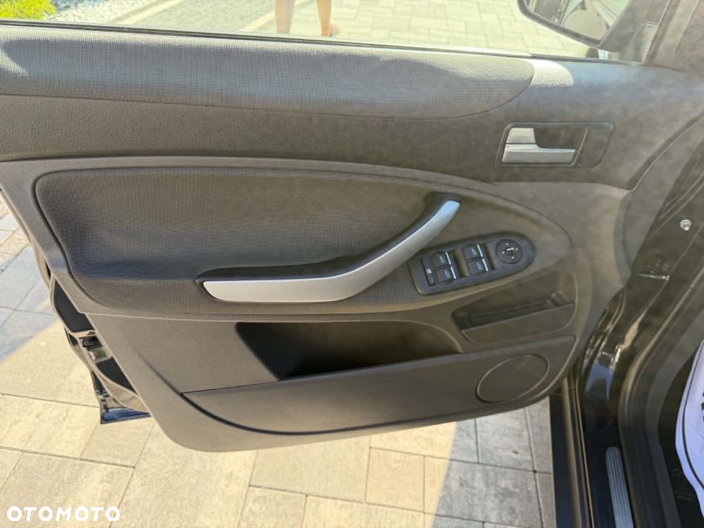 Ford Kuga 2.0 TDCi 4WD Trend - 6