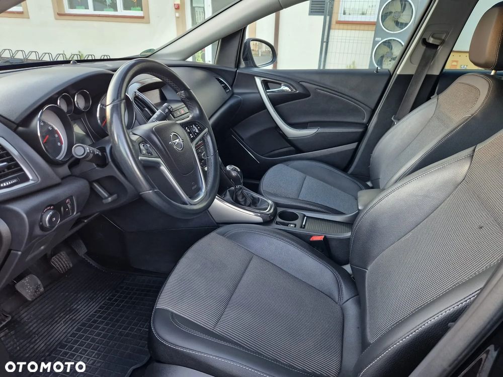 Opel Astra 1.4 T Cosmo S&S - 10