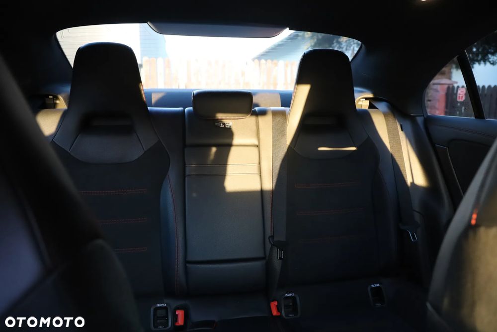 Mercedes-Benz CLA 250 4Matic 7G-DCT AMG Line - 8