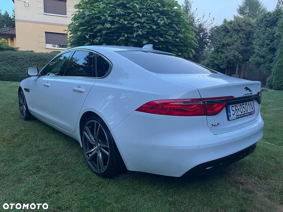 Jaguar XF 2.0 i4D Prestige - 6