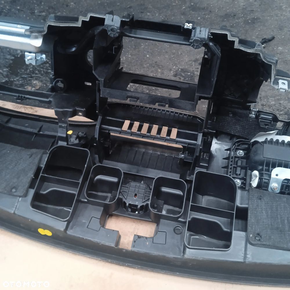 Konsola Mercedes E-klasa W212 A2126802387 - 10