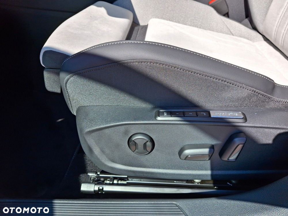 Volkswagen Golf - 12