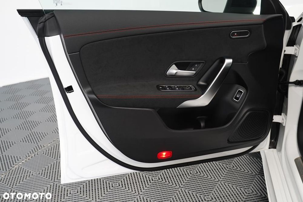 Mercedes-Benz CLA 200 mHEV AMG Line 7G-DCT - 10