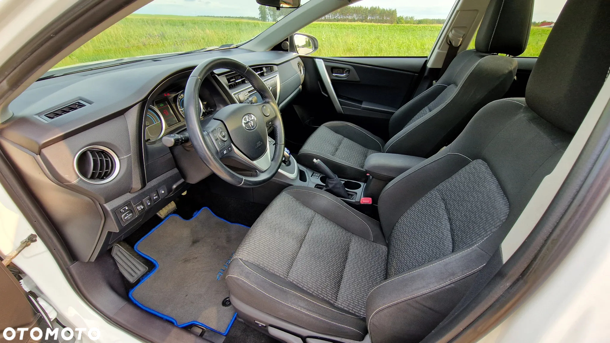 Toyota Auris Hybrid 135 Premium - 10