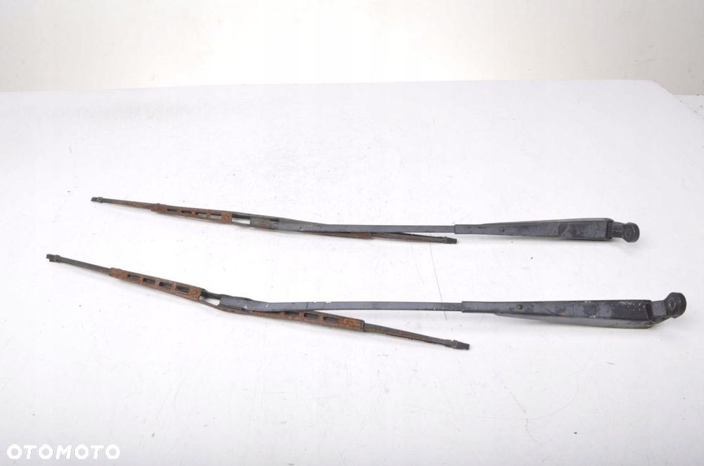 BMW E24 RAMIĘ WYCIERACZKI PRZÓD PRZEDNIE KOMPLET - 1
