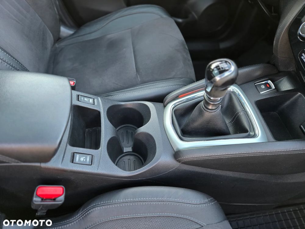 Nissan Qashqai 1.6 DIG-T N-Vision - 22