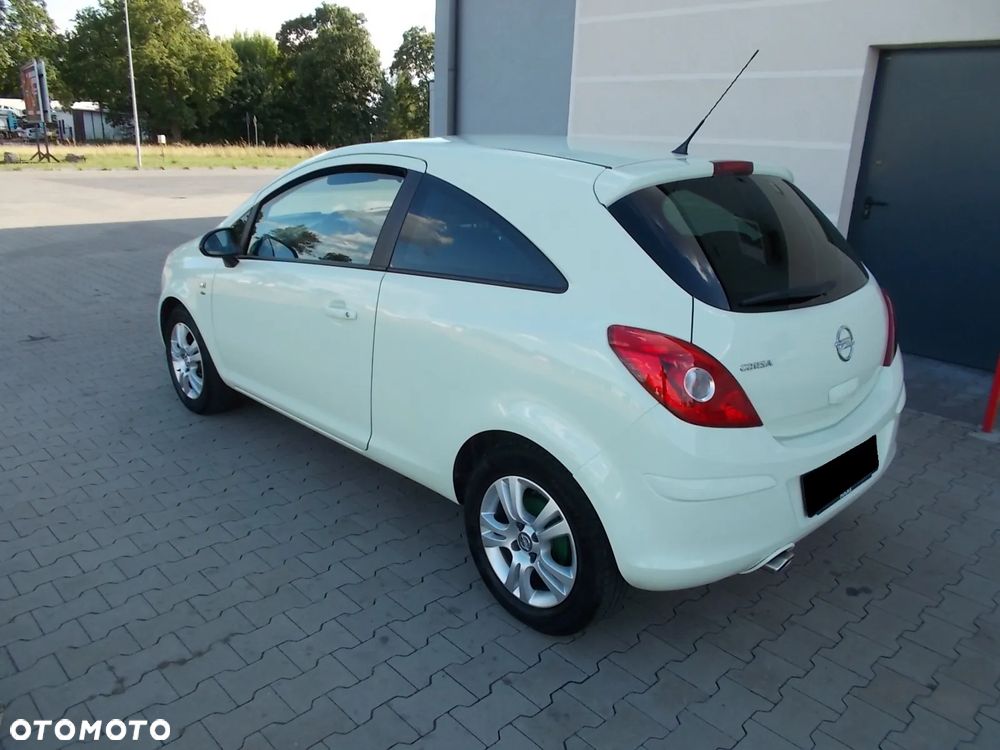 Opel Corsa 1.4 16V Satellite - 2