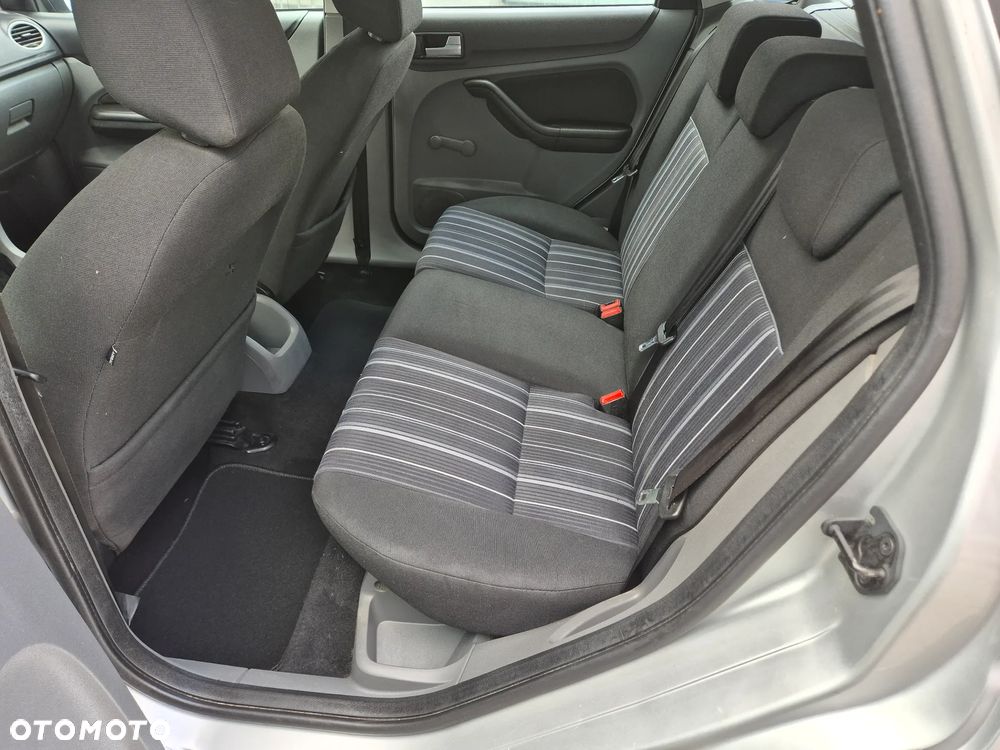 Ford Focus 1.6 TDCi FX - 12