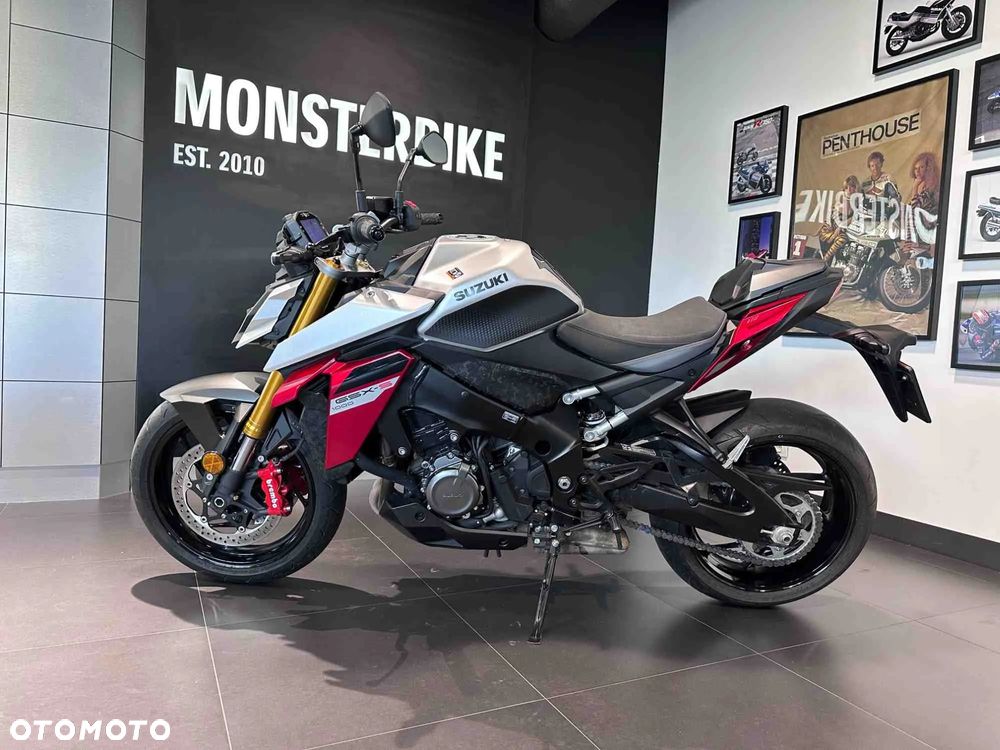 Suzuki GSX - 4