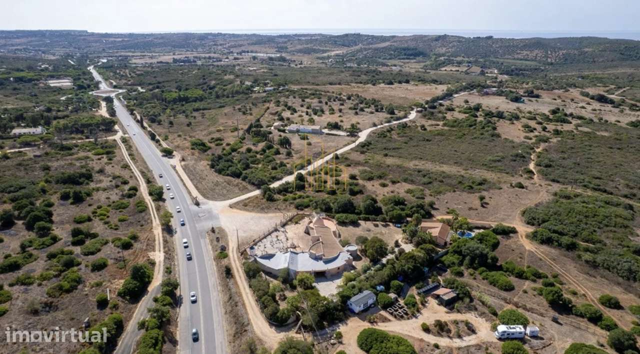 Quinta com Moradia, Espaço Comercial e 1,7 Hectares em Budens, Algarve - Grande imagem: 3/24