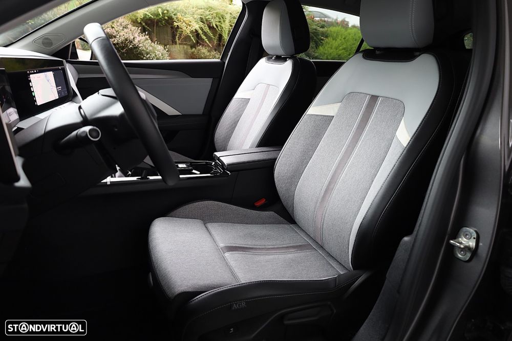 Opel Astra 1.2 T Elegance - 45