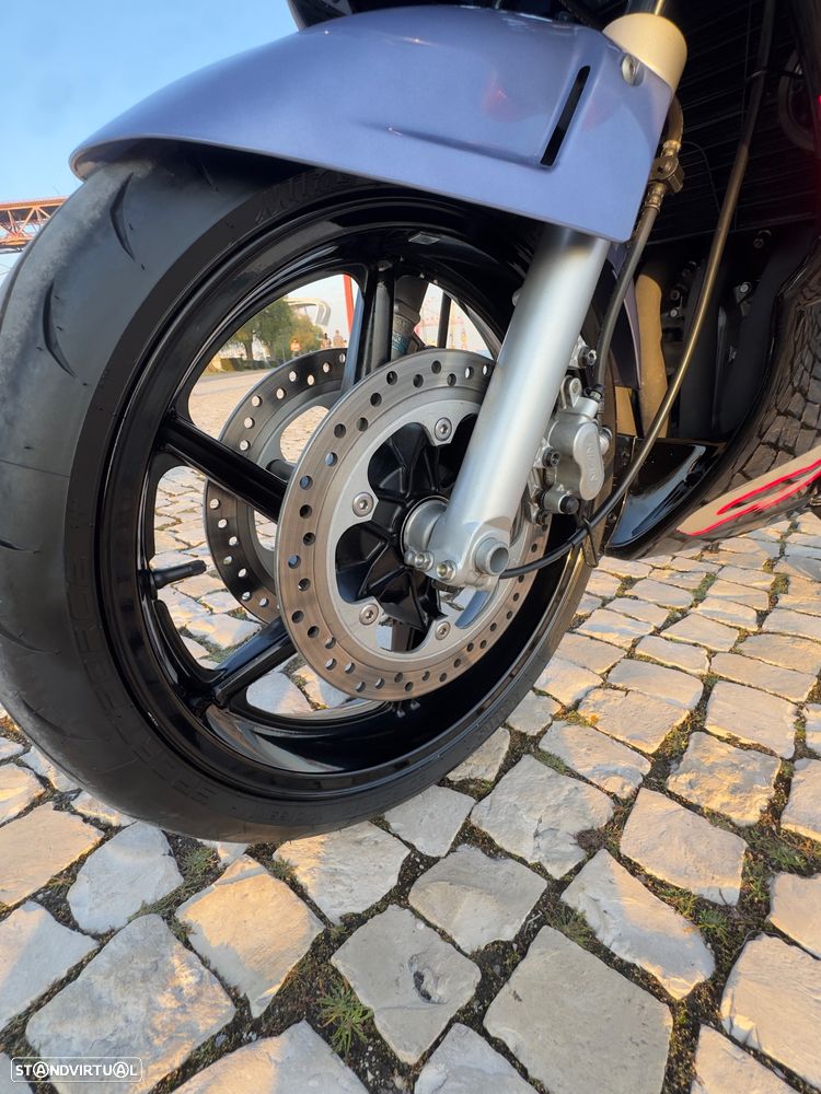 Honda CBR CBR 600F NH1L - 8