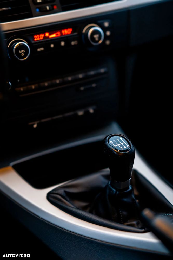 BMW Seria 3 320d - 16