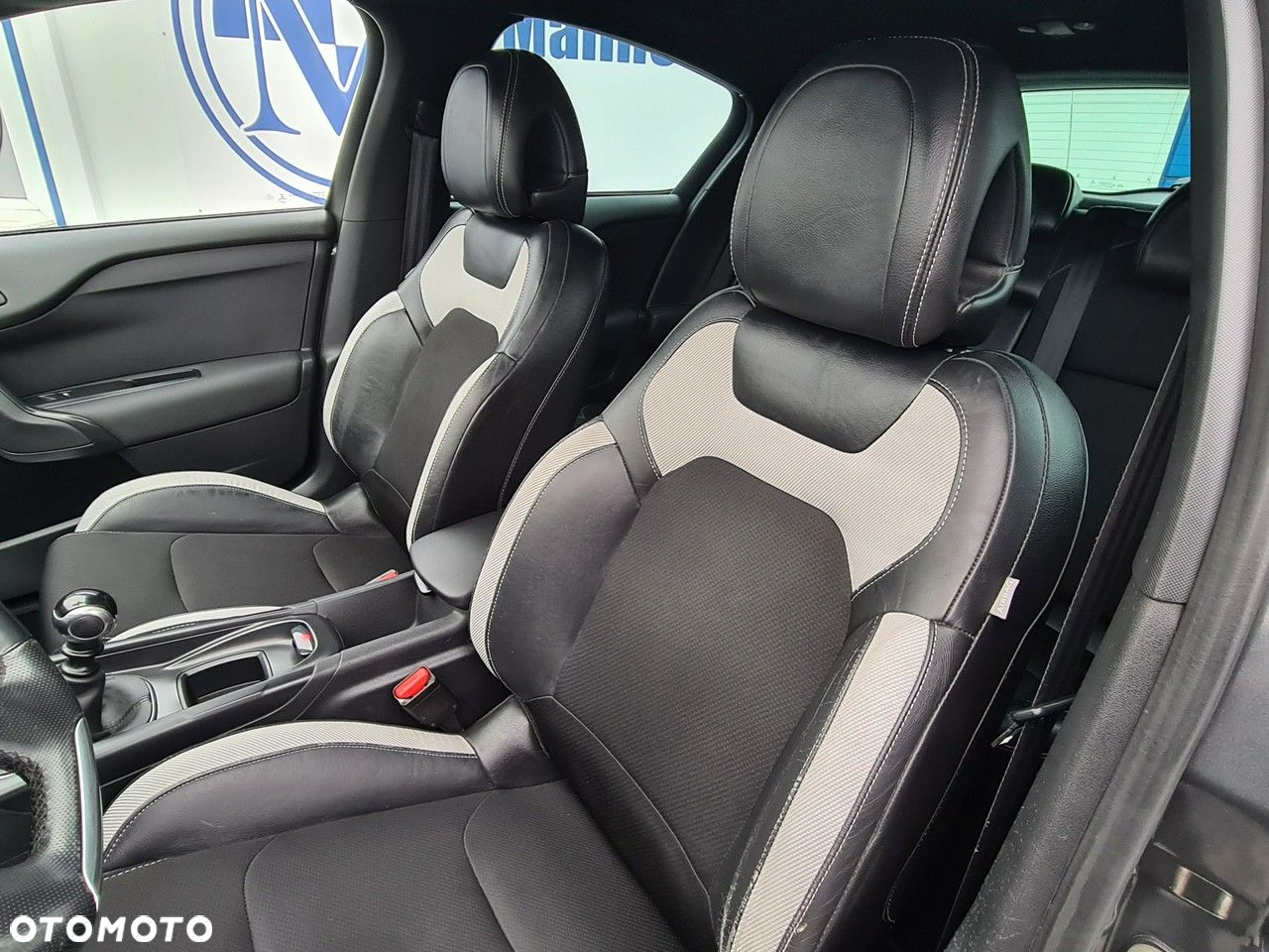 Citroën DS4 e-HDi 115 SoChic - 22