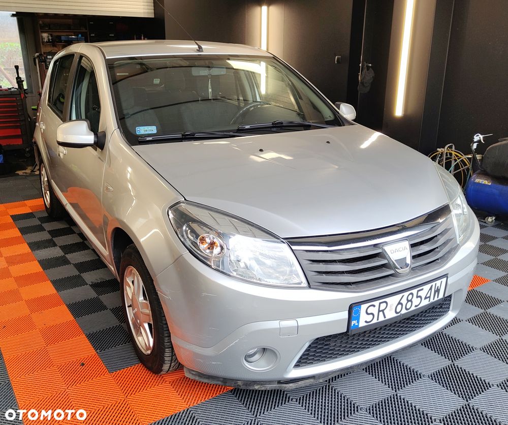 Dacia Sandero - 1