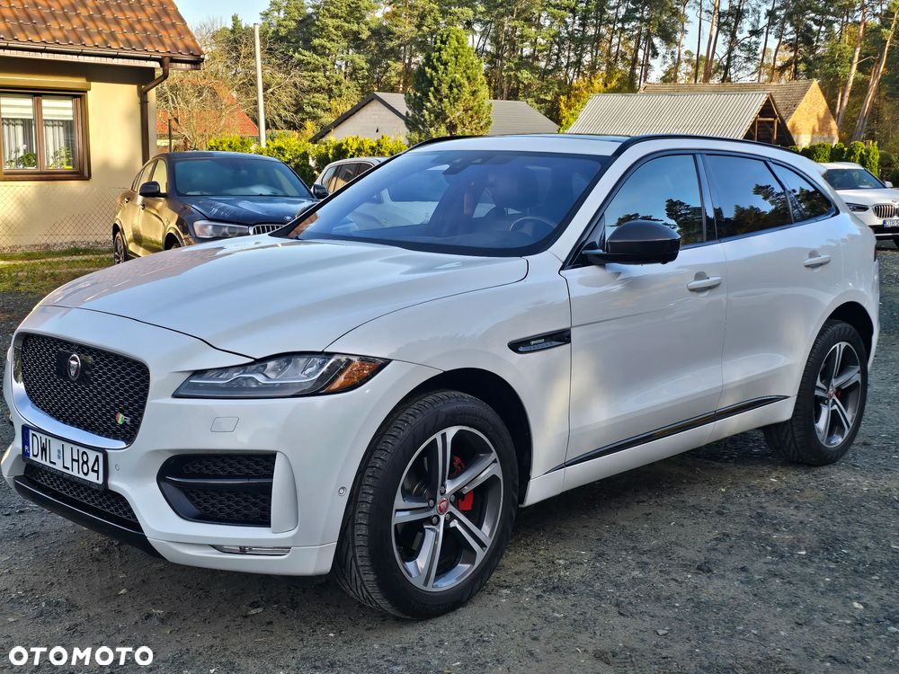 Jaguar F-Pace 20d AWD R-Sport - 19