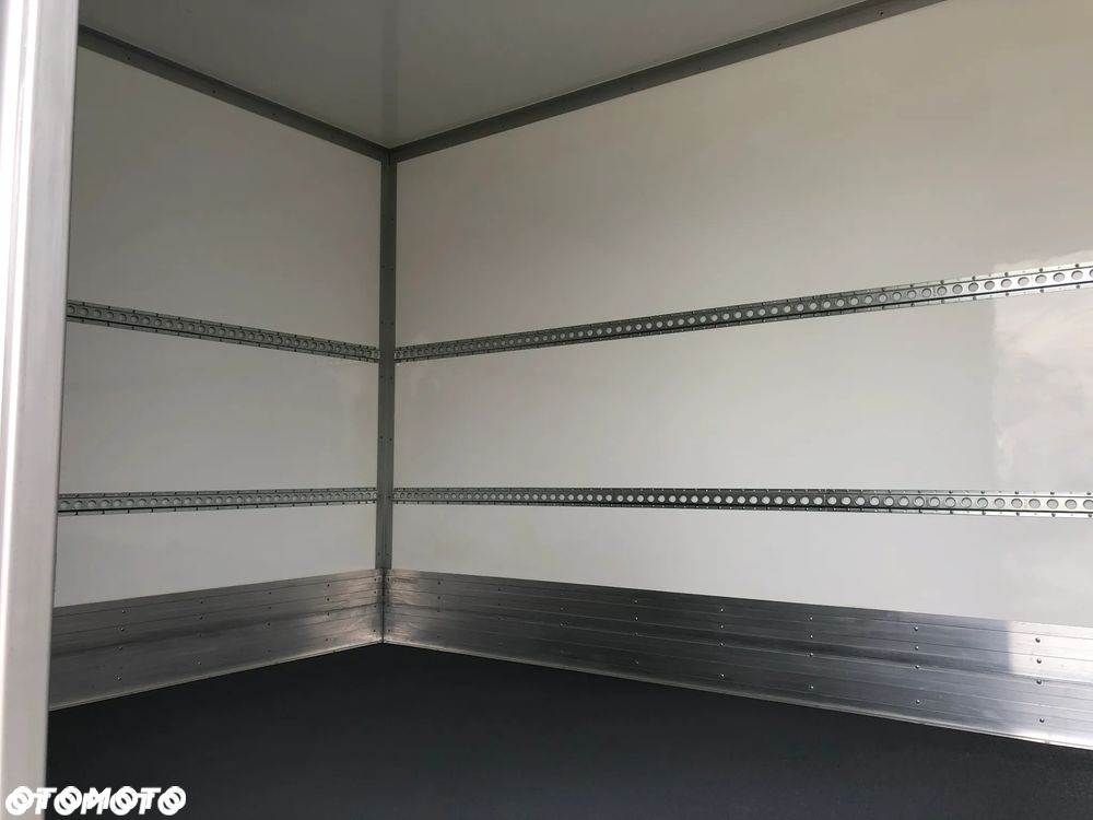 Iveco DAILY 70C18H izoterma winda 750 kg - 10