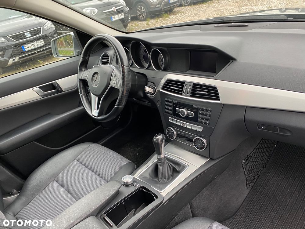 Mercedes-Benz Klasa C 180 (BlueEFFICIENCY) Avantgarde - 23