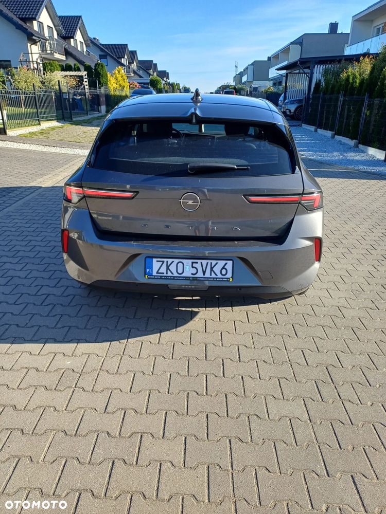 Opel Astra V 1.2 T Edition S&S - 4