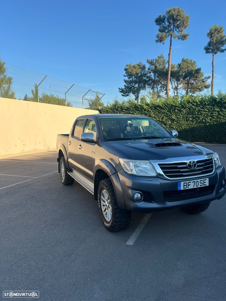 Toyota Hilux - 3