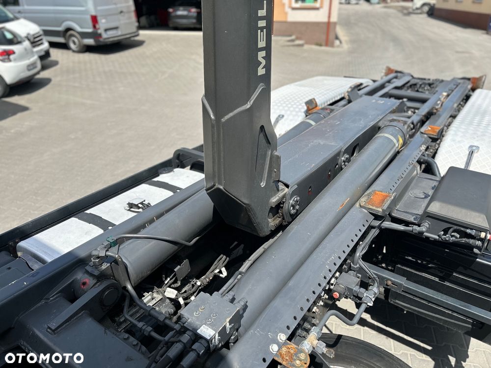 Renault - 12