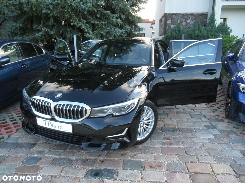 BMW Seria 3 320i Luxury Line - 39