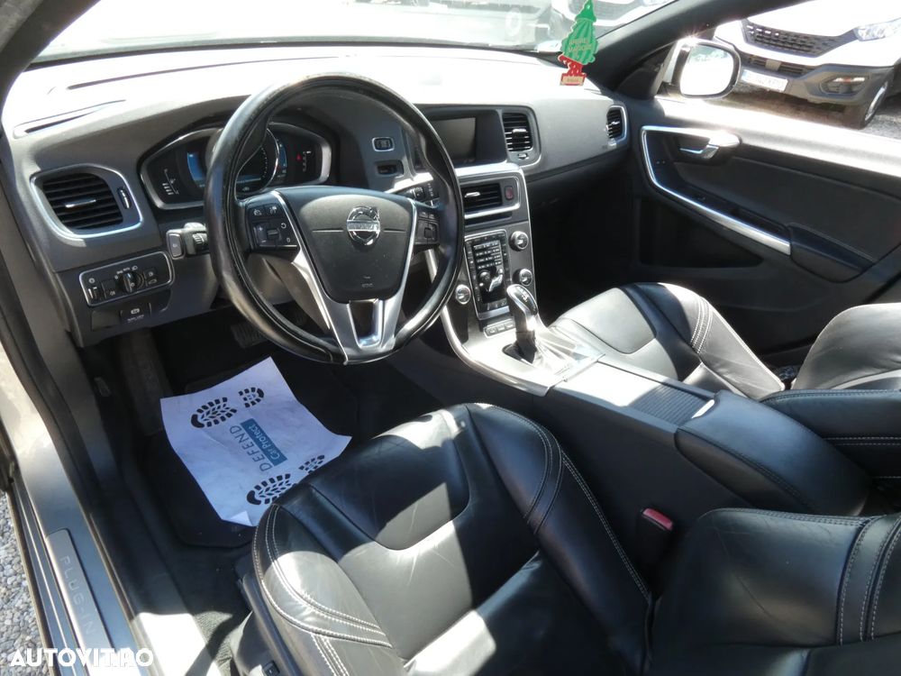 Volvo V60 D6 Plug-In-Hybrid AWD Geartronic Momentum - 10