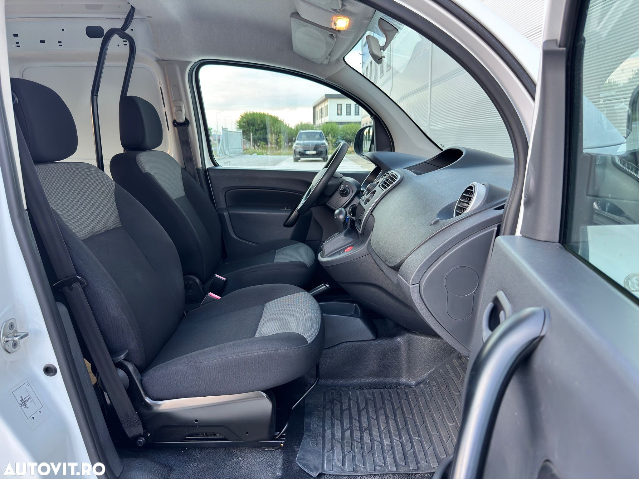 Renault Kangoo Maxi ZE E. 33 (mit Batterie) - 24