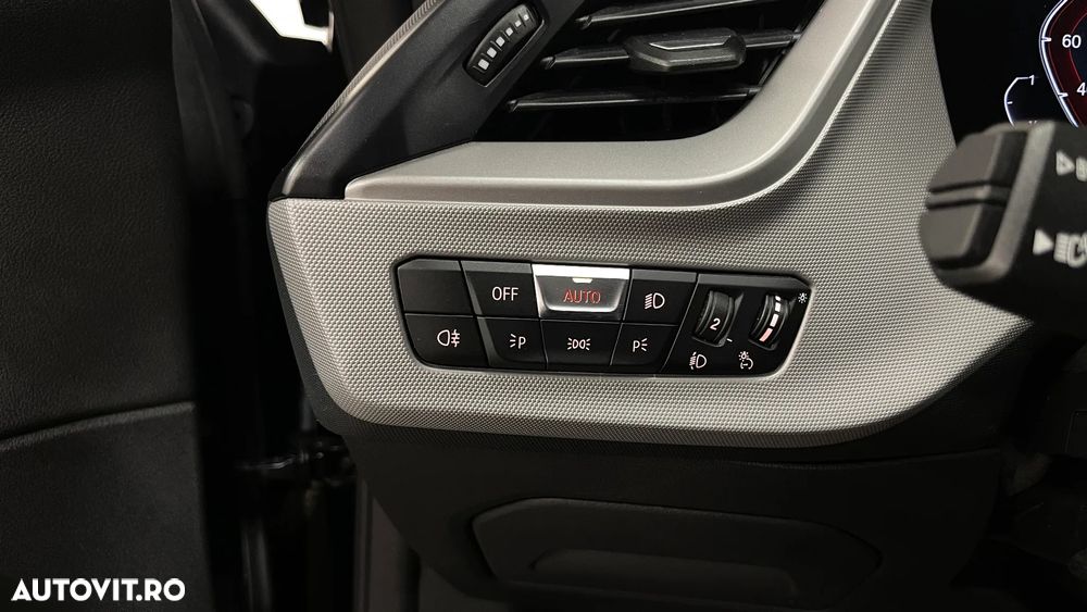 BMW Seria 2 218i Aut. Advantage - 24