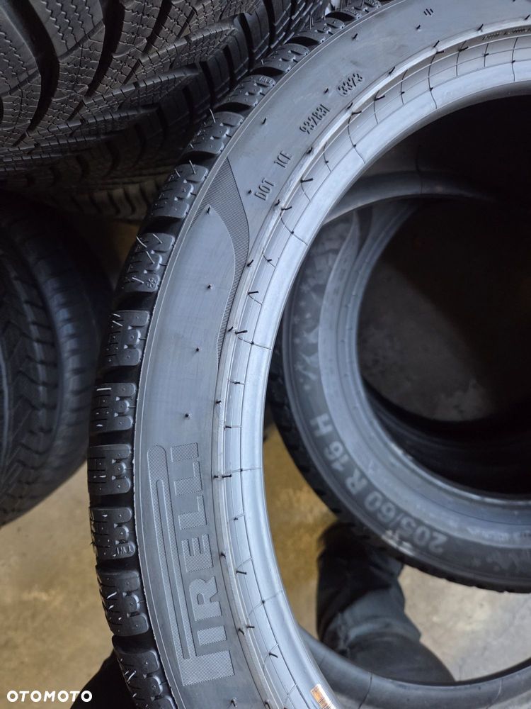 opona używana 245/40R19 Pirelli Winter PZERO TM * RSC RUNFLAT - 5
