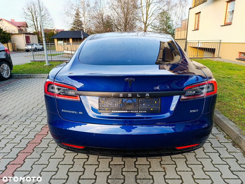 Tesla Model S - 16