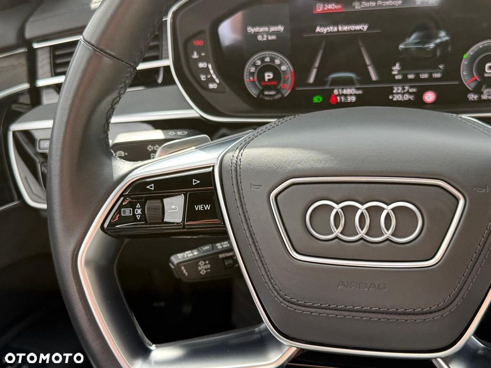 Audi A8 - 30