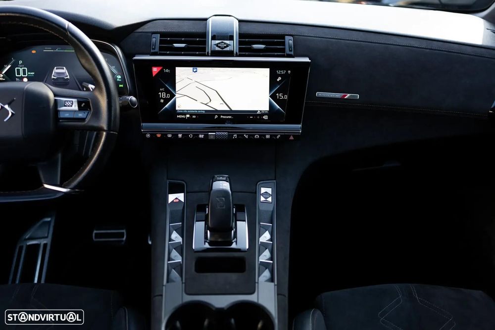 DS DS7 Crossback E-Tense Performance Line+ EAT8 - 8