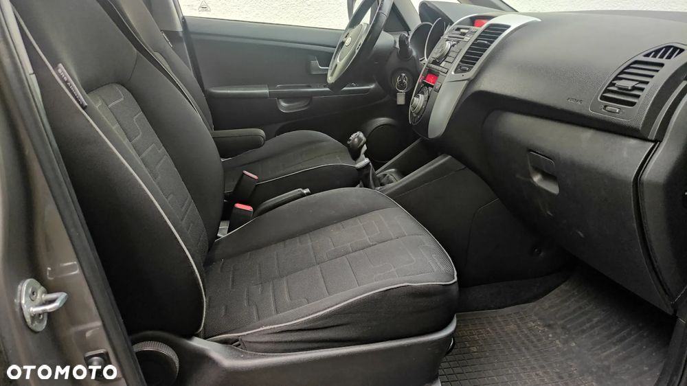 Kia Venga 1.4 L - 21