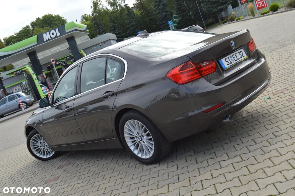 BMW Seria 3 318d Luxury Line - 25
