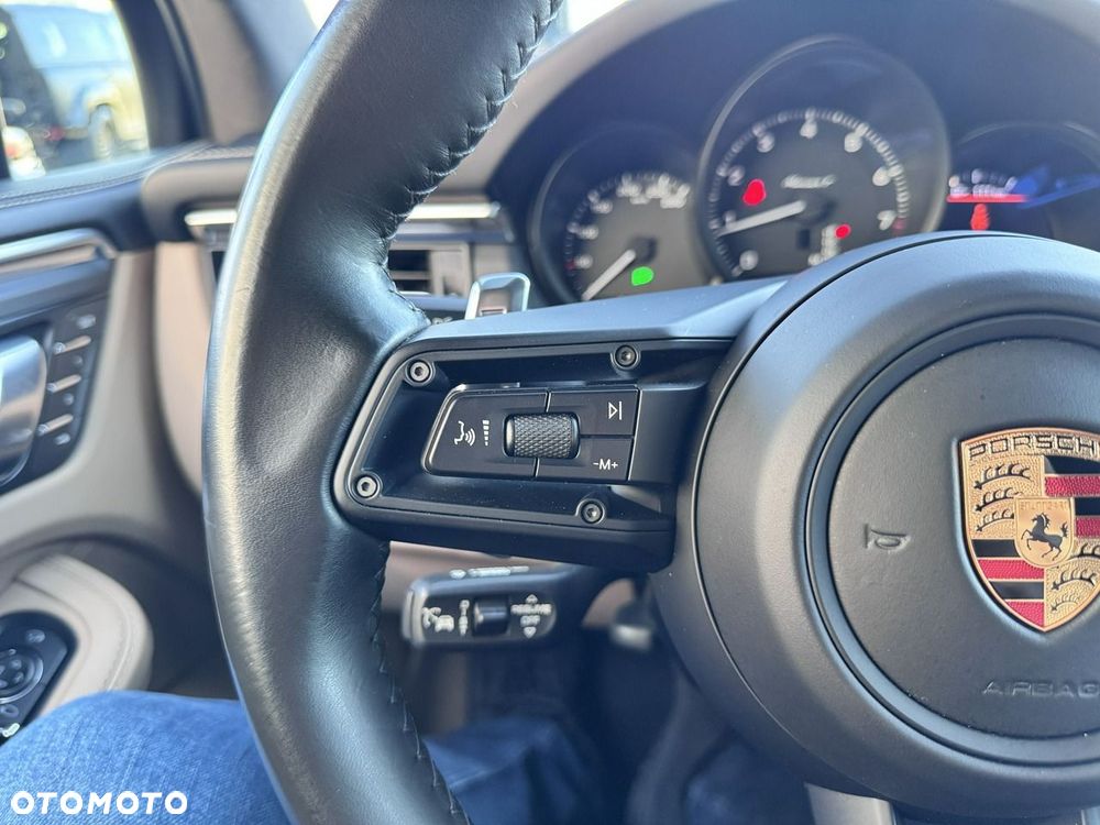 Porsche Macan T - 36